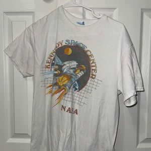 Nada vintage like tee